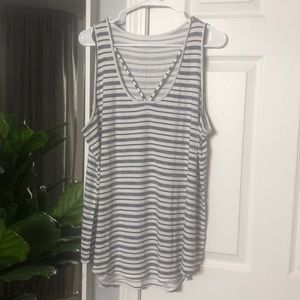ana XL black and white tank